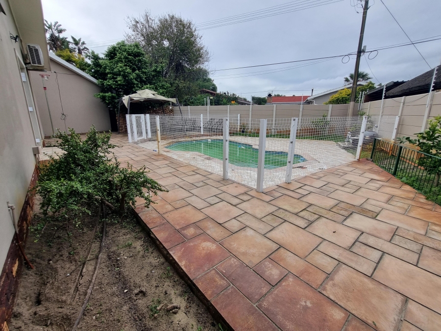 To Let 3 Bedroom Property for Rent in Soneike Western Cape